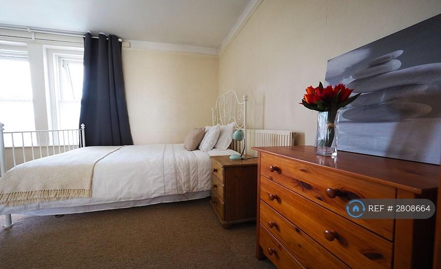 Bedroom 2 - Double Ensuite