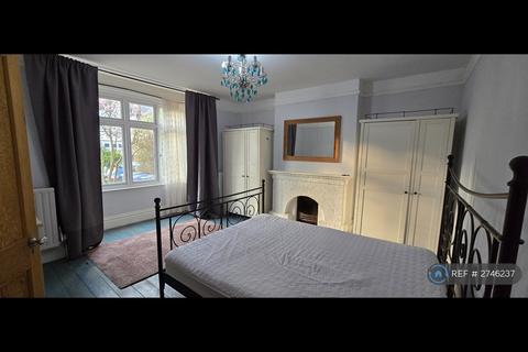 1 bedroom in a house share to rent, Spencer Road, Harrow, HA3