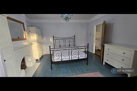 1 bedroom in a house share to rent, Spencer Road, Harrow, HA3