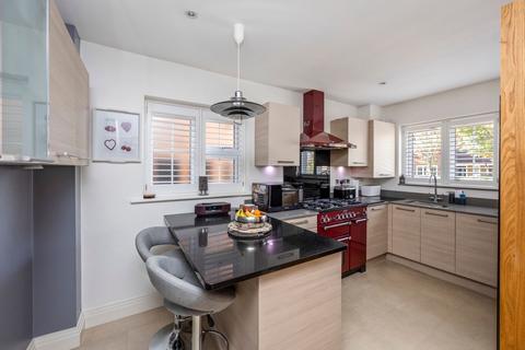 4 bedroom detached house for sale, The Hollies, Horsham, RH12