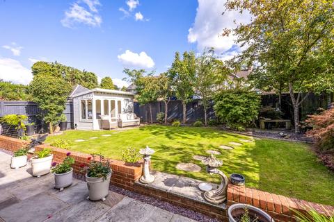 4 bedroom detached house for sale, The Hollies, Horsham, RH12