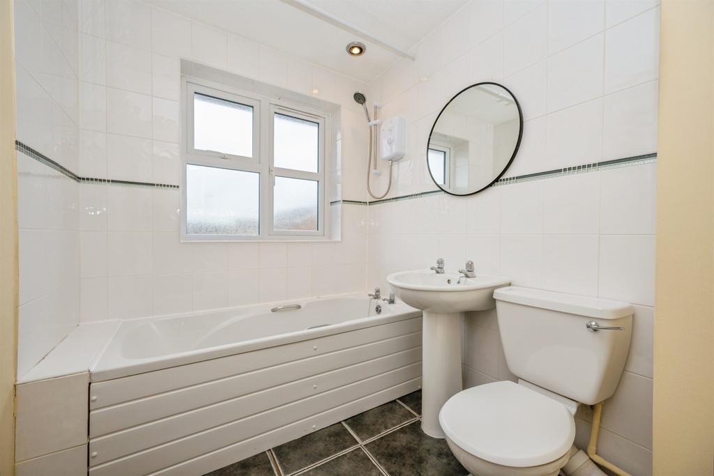 Family Bathroom: