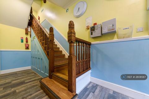 3 bedroom flat to rent, Rydal Road, London, SW16