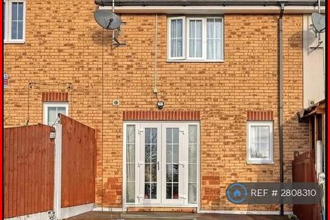 2 bedroom terraced house to rent, St. Stephens Crescent, Chadwell St. Mary, Grays, RM16