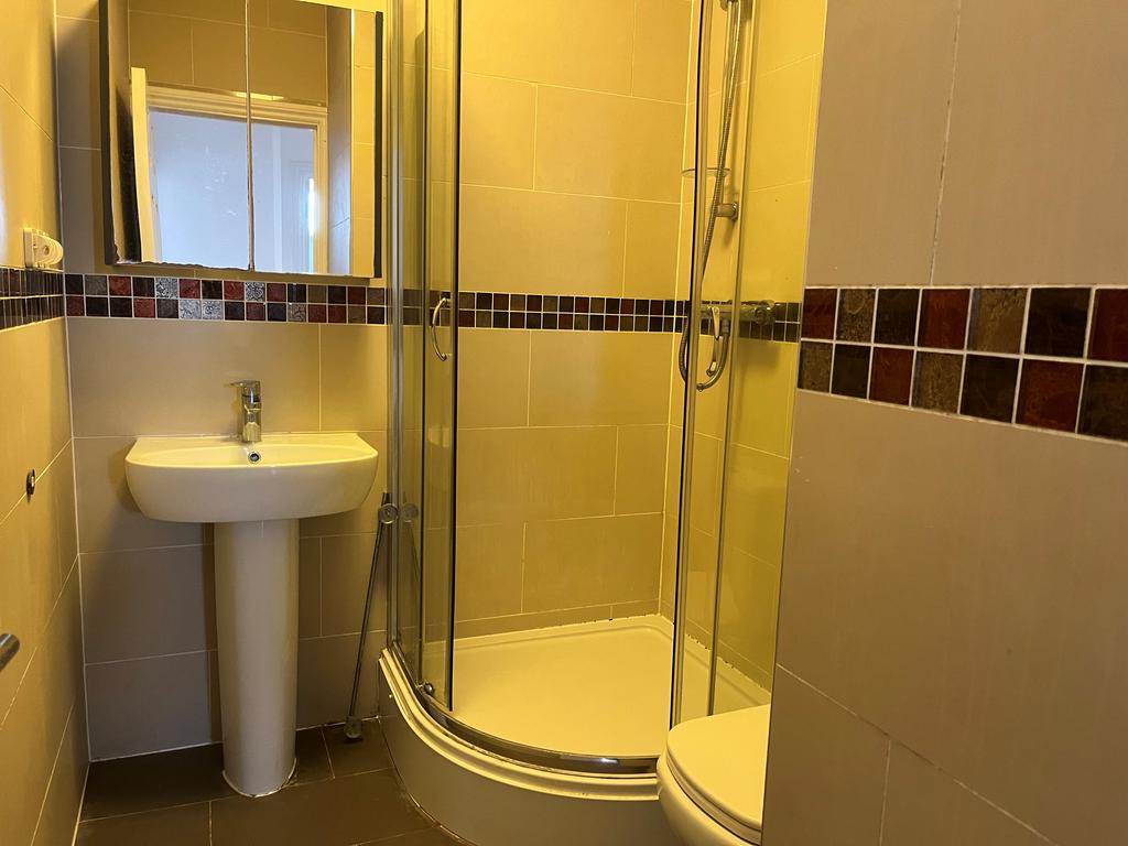 Shower room 2