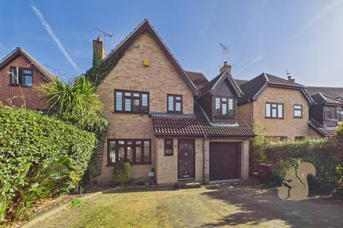 4 bedroom detached house for sale, Goldcrest Close, Colchester