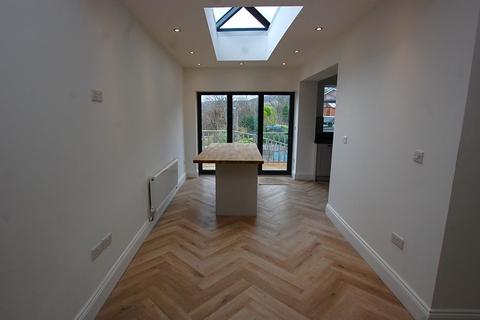 5 bedroom end of terrace house for sale, Hough Hill Road, Greater Manchester SK15