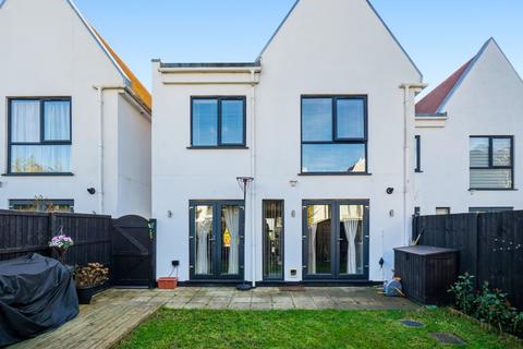 4 bedroom link detached house for sale, Braggowens Ley, Harlow CM17