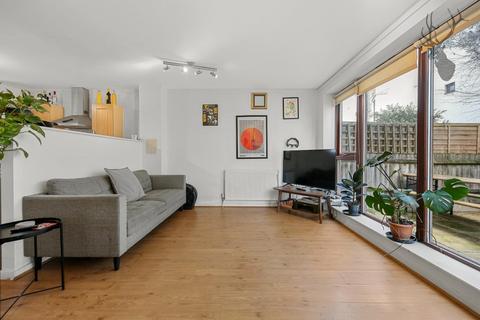 2 bedroom flat for sale, Eden Way, Bow