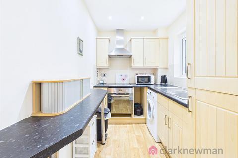2 bedroom apartment for sale, Bromley Close, Harlow CM20