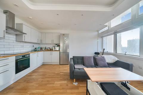 2 bedroom flat for sale, Metro Central Heights, Elephant and Castle, London, SE1