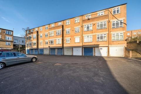 2 bedroom flat to rent, Colemans Hill,  Headington,  OX3