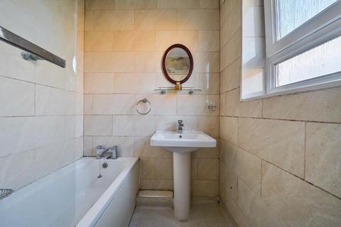 2 bedroom flat to rent, Colemans Hill,  Headington,  OX3
