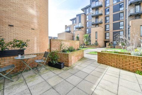 4 bedroom maisonette for sale, Baltic Avenue, Brentford, TW8