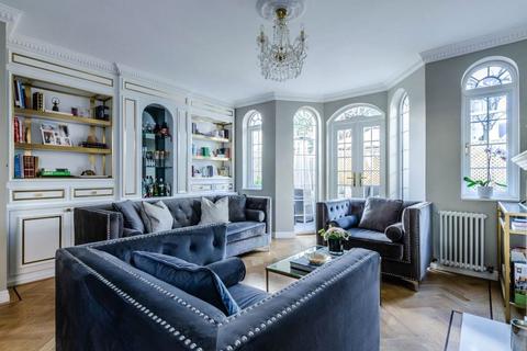 4 bedroom semi-detached house to rent, Priory Gardens, London, SW13