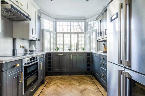 4 bedroom semi-detached house to rent, Priory Gardens, London, SW13