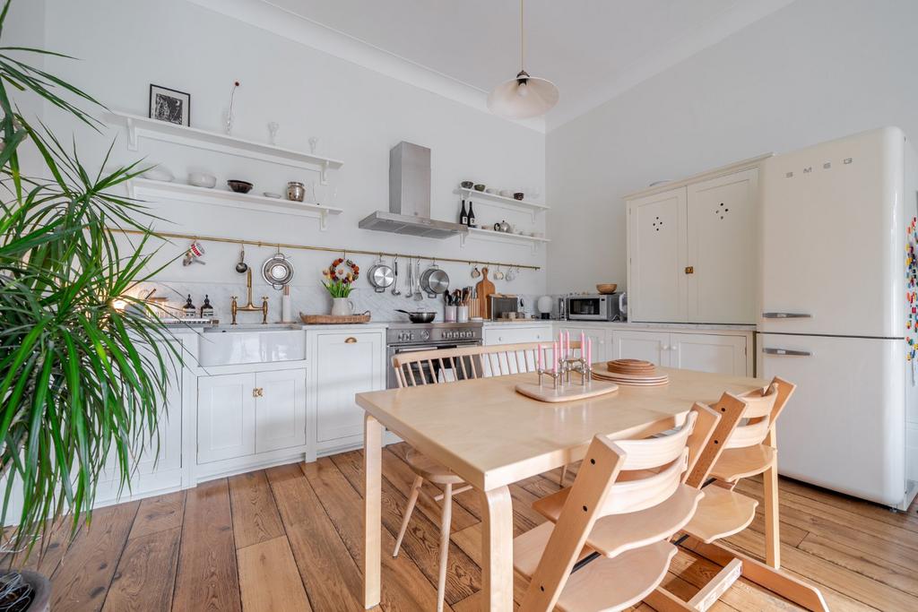 Reception/Kitchen