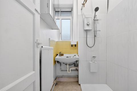 2 bedroom flat for sale, White City Estate, London