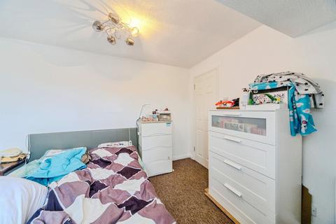 3 bedroom maisonette for sale, Grace Avenue, Oldbrook, Milton Keynes