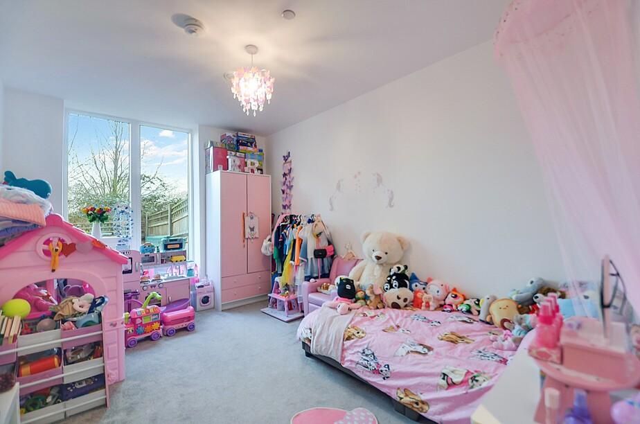 Bedroom 2  (2).jpg