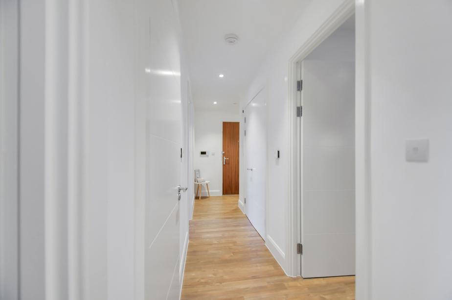 Hallway (2).jpg