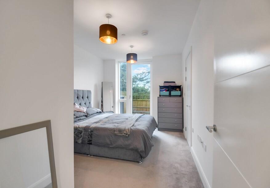Bedroom 1 (1).jpg