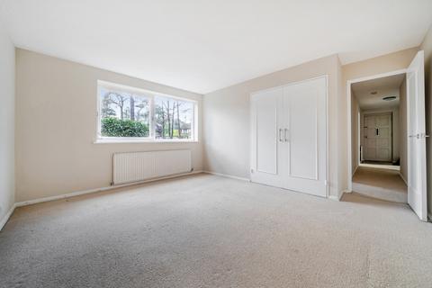 2 bedroom apartment for sale, Court Gardens, Camberley, Surrey, GU15