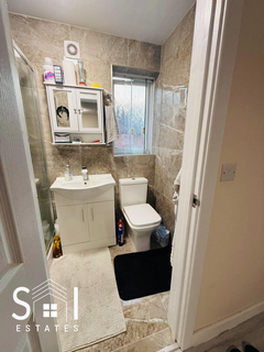 1 bedroom in a house share to rent, Marshall Close, Hounslow, TW4 5HJ