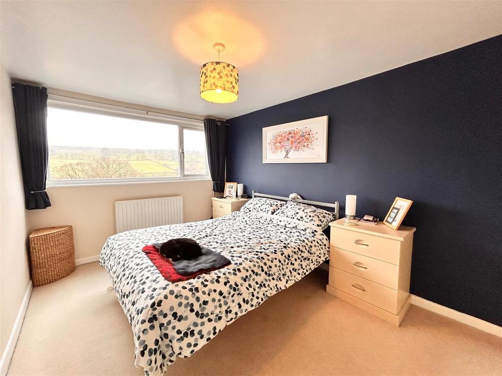 Bedroom 1.jpg