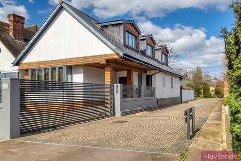 undefined, Green Dragon Lane, Winchmore Hill, N21