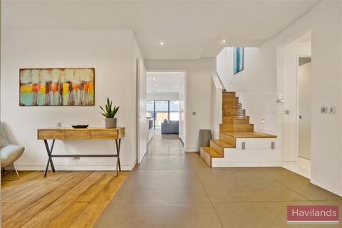 undefined, Green Dragon Lane, Winchmore Hill, N21