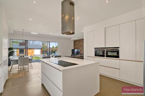 undefined, Green Dragon Lane, Winchmore Hill, N21