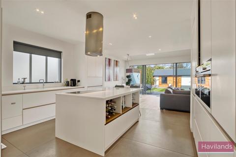 undefined, Green Dragon Lane, Winchmore Hill, N21