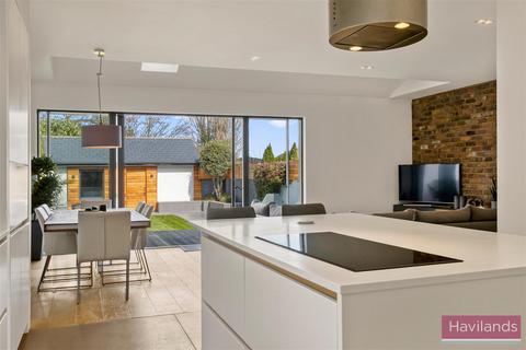 undefined, Green Dragon Lane, Winchmore Hill, N21