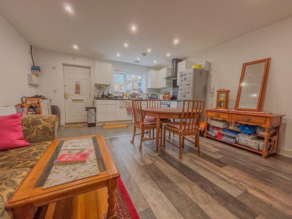 Kitchen/Reception