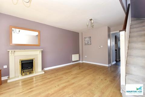 2 bedroom terraced house to rent, Canalside, Longford
