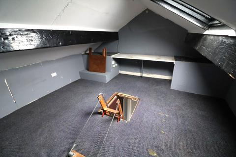2 bedroom terraced house for sale, Station Street, Glossop SK13