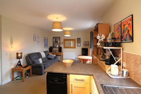 2 bedroom flat for sale, Station Street, Glossop SK13