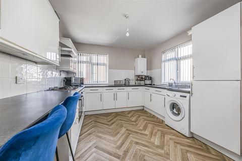 3 bedroom apartment for sale, Warren Avenue, Portsmouth PO4