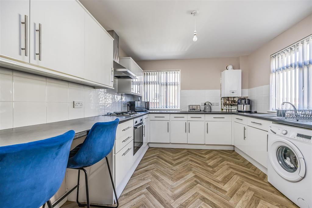 Flat 2, Charlotte Terrace, Warren Avenue, Southsea