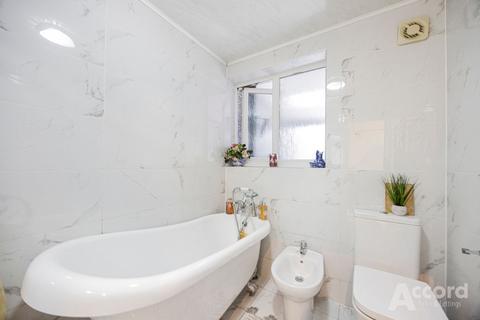 undefined, Third Avenue, Dagenham, RM10