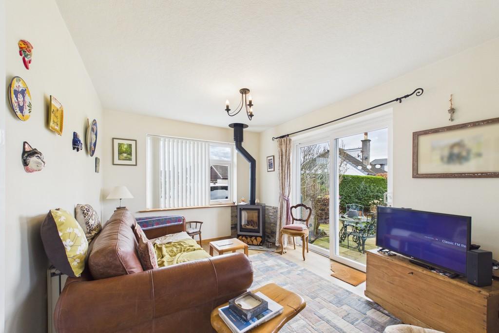 Snug/Dining Area