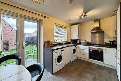 2 bedroom end of terrace house for sale, Brewster Road , Gainsborough