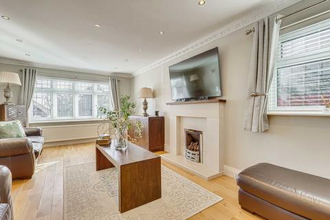 4 bedroom detached house for sale, Kimberley Road, Benfleet, SS7