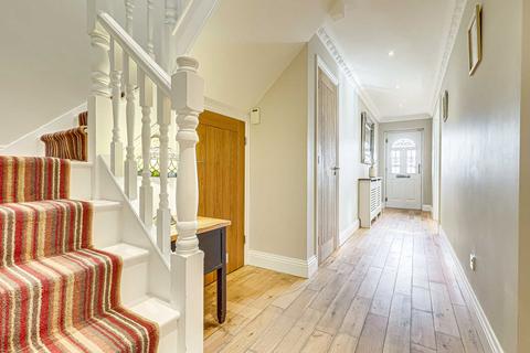 4 bedroom detached house for sale, Kimberley Road, Benfleet, SS7