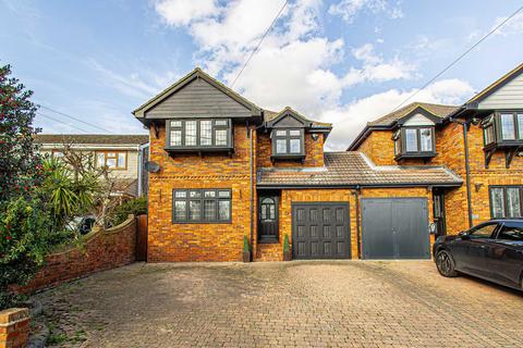 4 bedroom detached house for sale, Kimberley Road, Benfleet, SS7