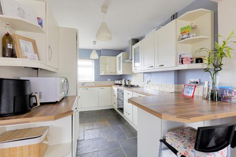 3 bedroom flat for sale, South Street, Lymington SO41