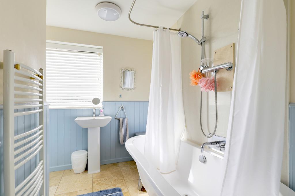 7 PMC - Bathroom