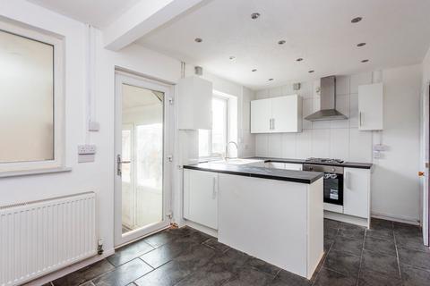3 bedroom end of terrace house to rent, Tennyson Road, Rushden NN10