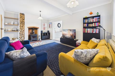 undefined, New Road, Uttoxeter